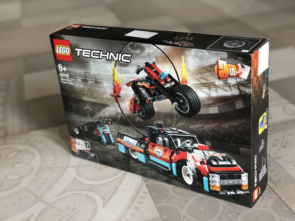 Конструктор LEGO Шоу трюків  (42106)