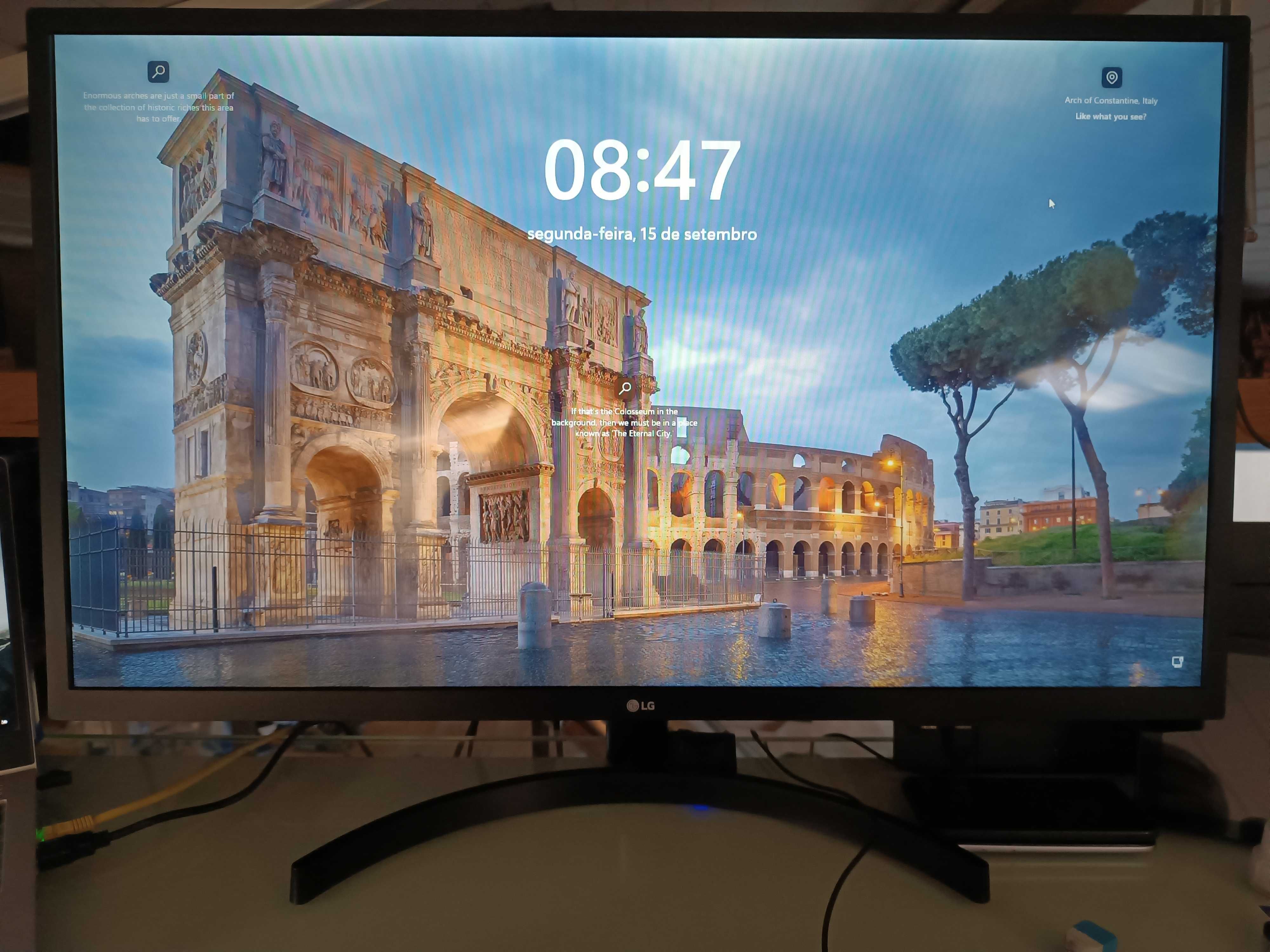 Monitor IPS Full HD de 31,5" com AMD FreeSync™