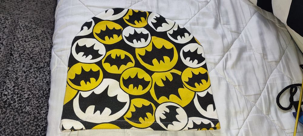 Ładna czapeczka wiek 9 -13 lat Stan bardzo dobry