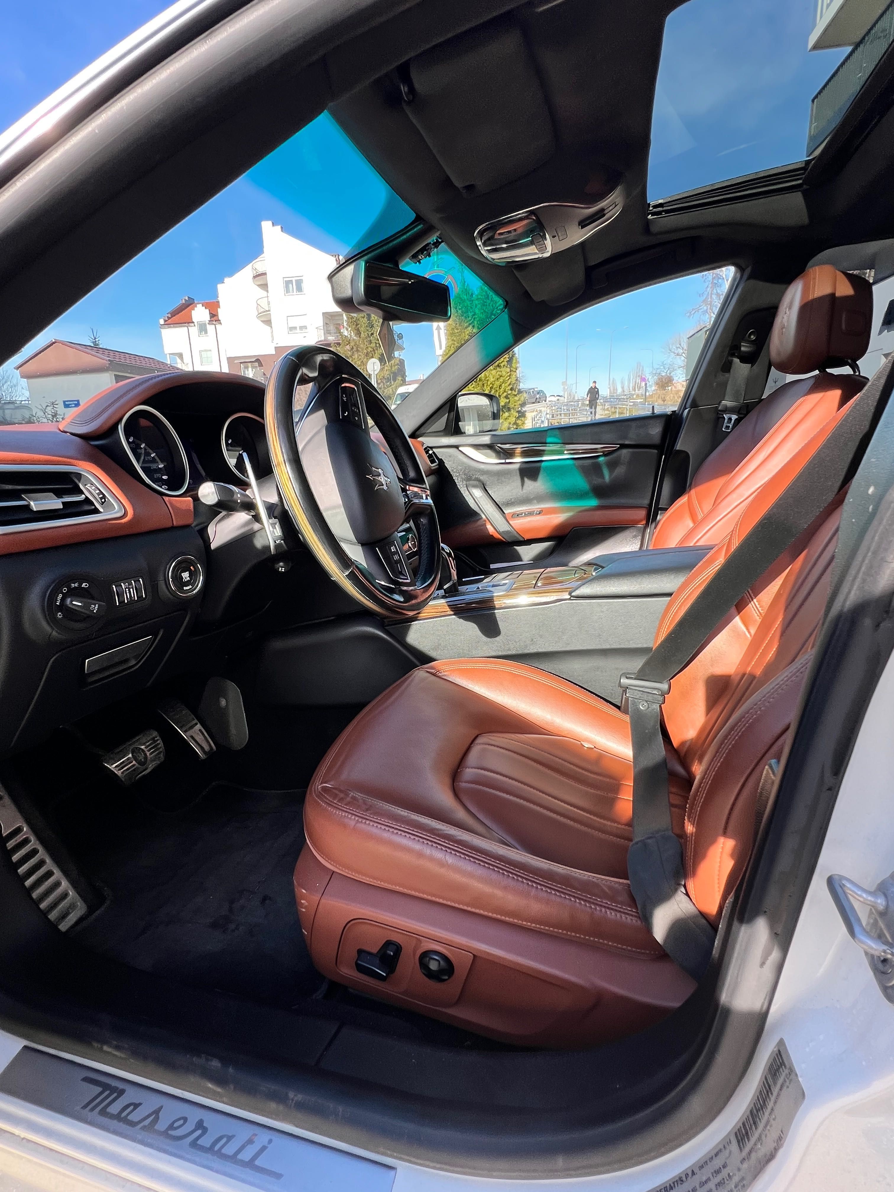 Maserati_Ghibli_3.0v6_410km_SQ4(4x4)PerfekcyjnyStan_Prywatny_EwZamiana