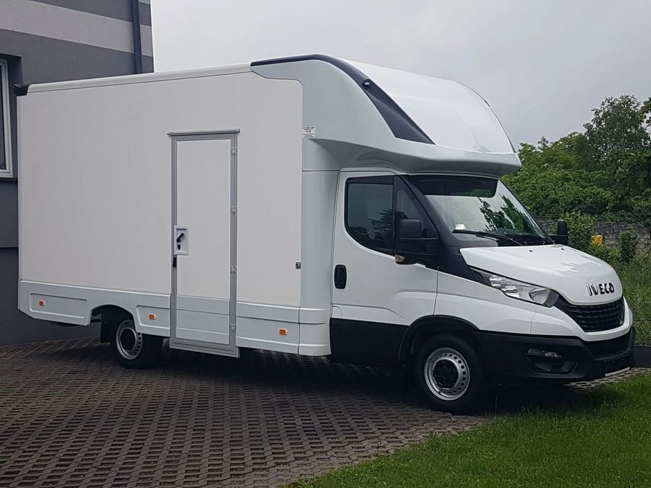 Iveco DAILY KONTENER NISKOPODŁOGOWY 4,43x2,23x2,42 SKLEP FOODTRUCK BAR KLIMA KONIOWÓZ KAMPER  Kontener Niskopodłogowy 4,43x2,23x2,42 Sklep Kamper Foodtruck Bar AC