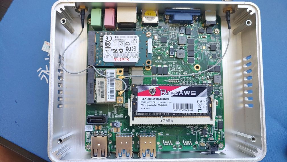 Мини ПК 8gb оперативки, 128gb ssd, 512gb hdd ( остальное на фотке)