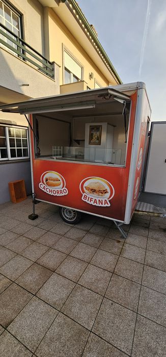 Roulote comercio bebidas e comida