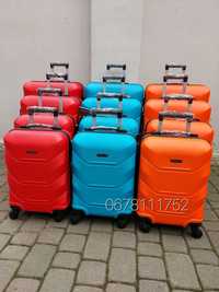 20 кольорів WINGS 147 Польща валізи чемоданы сумки на колесах
