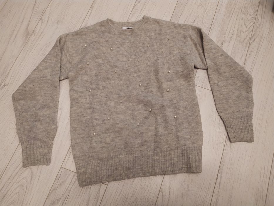 Тепла нарядна кофтинка