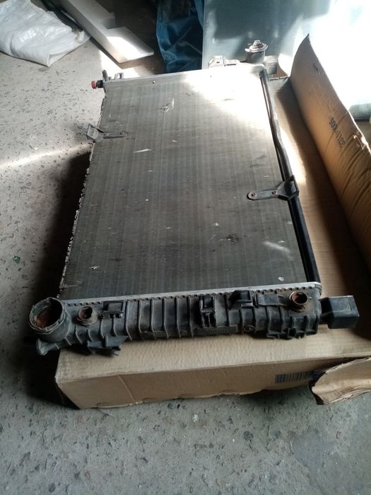 Радиатор на Mercedes w203