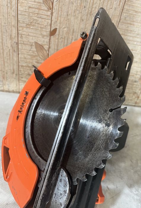 Дискова пила → Дніпро-М ДПЕ-1800 на 1.8 кВт. | Ø диску - 185 мм.