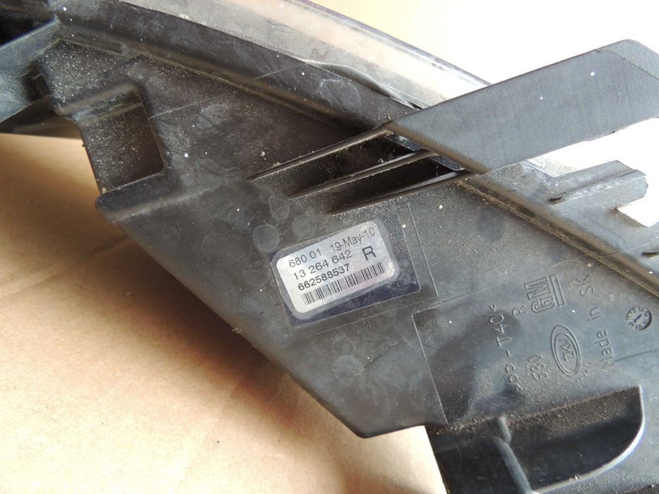 Kierunkowskaz przód przedni prawy Opel Astra 4 IV J 09,10,11,12 CIEMNY