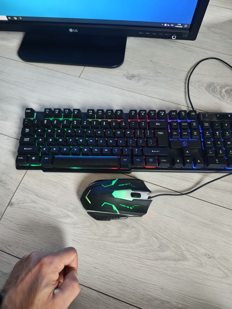 Komputer Stacjonarny Gamingowy 24' Intel core i5 pełny zestaw