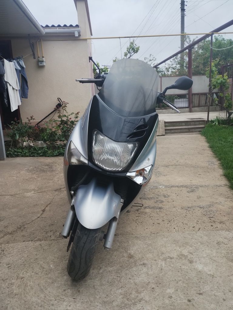 Yamaha majesty 125