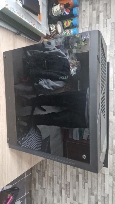 komputer stacjonarny MSI + monitor ASUS VZ27V + klawiatura MSI VIGOR G
