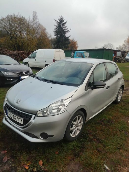 Peugeot 208 1.4 hdi 2013 r.