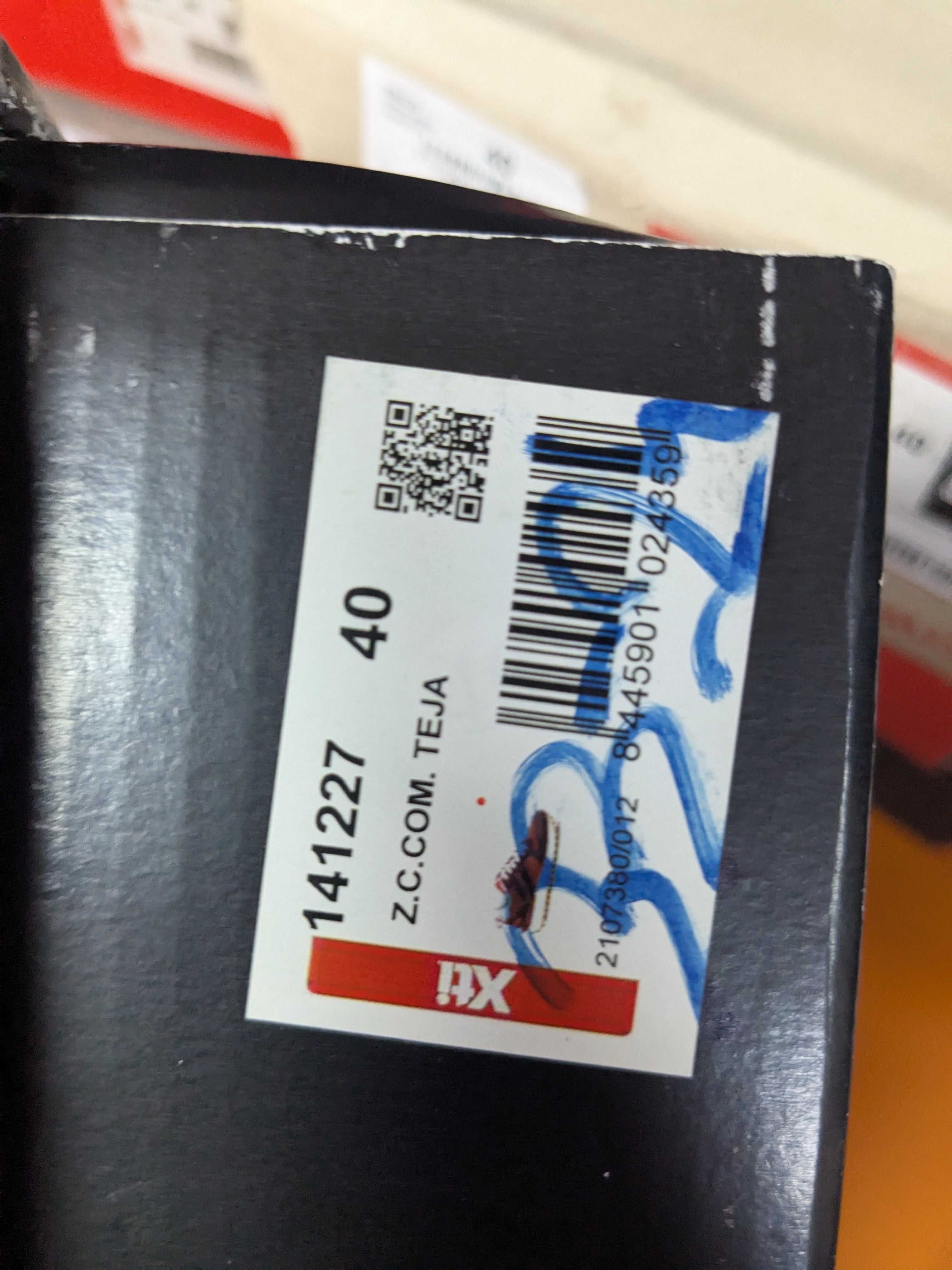Xti Sneakersy buty sportowe bordowe rozm. 40