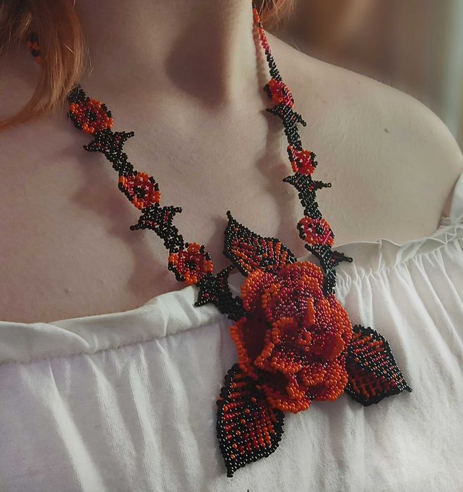 Авторське намисто з бісеру, ручна робота бабусі