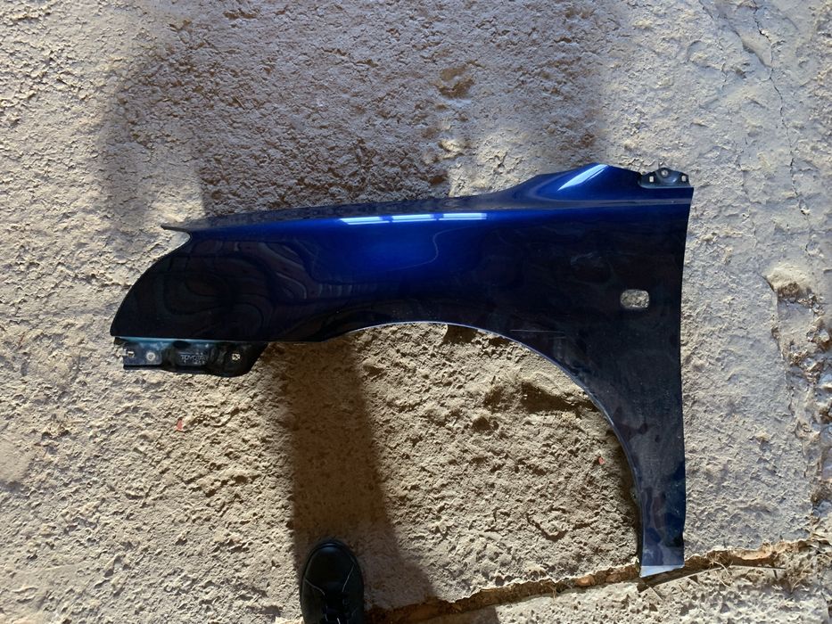 Крило ліве Тойота Авенсіс т25