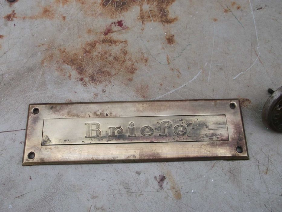 przedwojenny szyld na listy i dzwonek