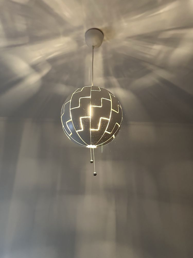 Cadeeiro Ikea Globo Grande