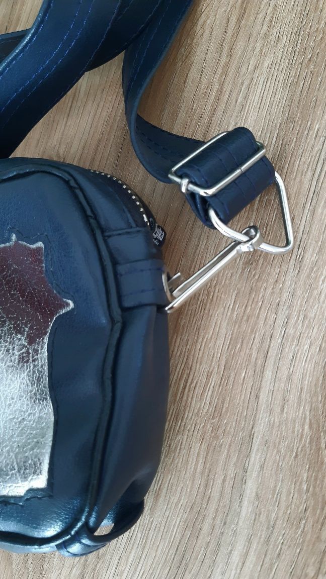 Torebka streetwearowa Luka Bandita czarna srebrny pistolet