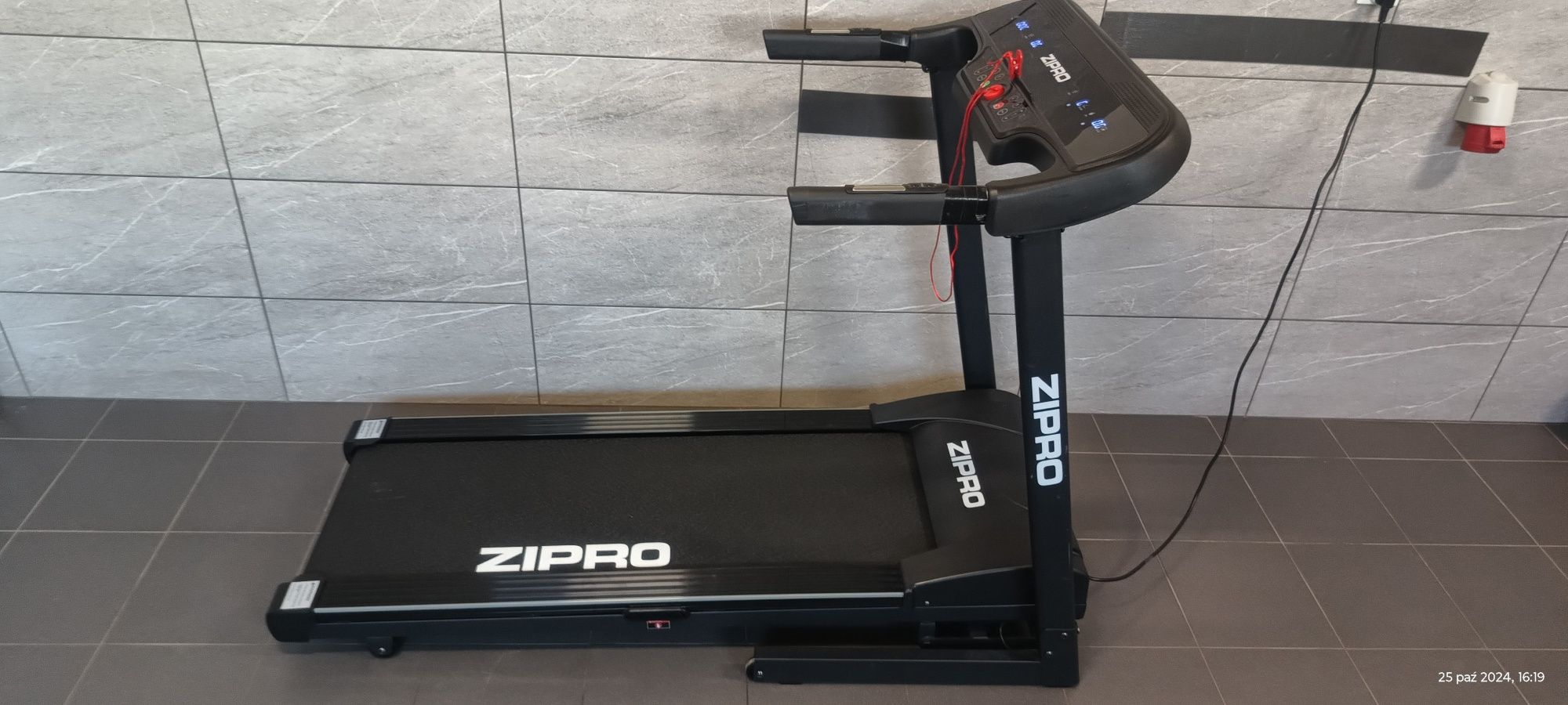 Wypożyczalnia fitness wynajem Bieżnia orbitrek wioślarz rowerek