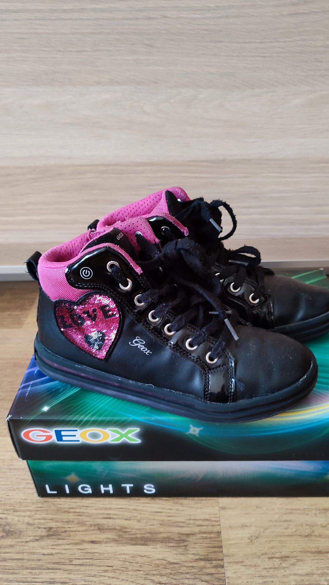 Buty Geox świecące r 35