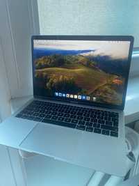 MacBook Air 13-calowy