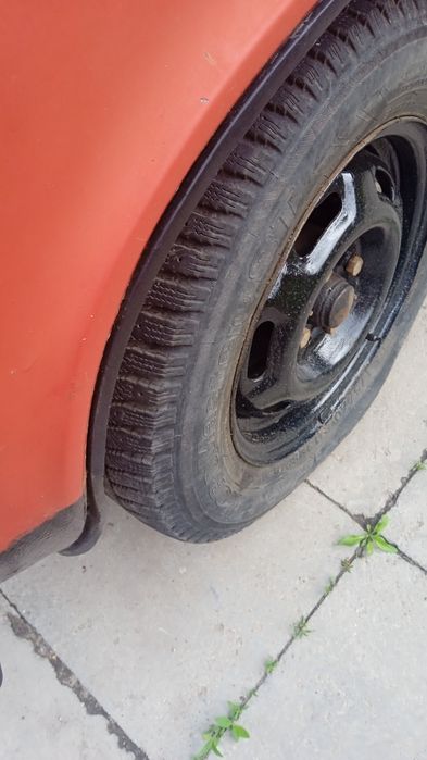 ВАЗ 21011 на ходу.сел и поехал .