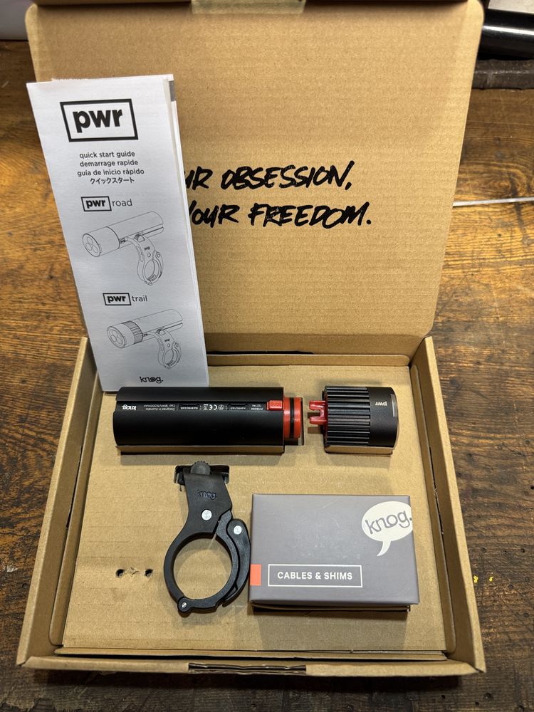 Knog PWR Trail 1100 lampka rowerowa power bank