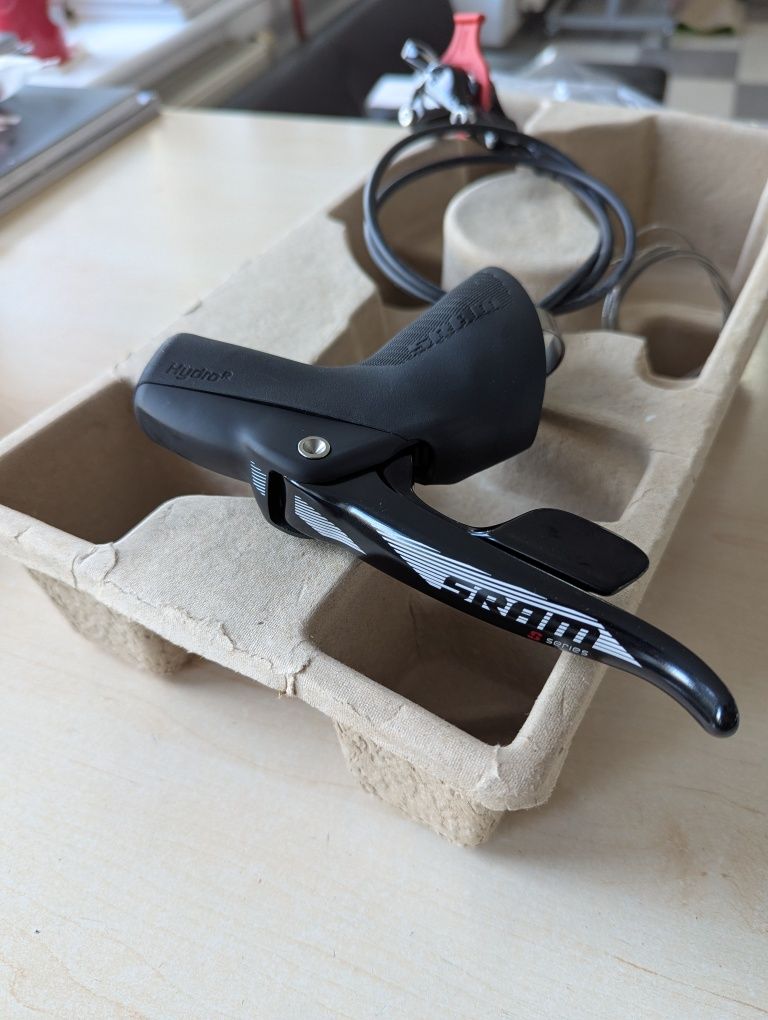 Komplet SRAM S700 Klamkomanetki szosowe 2x10S hydrauliczna