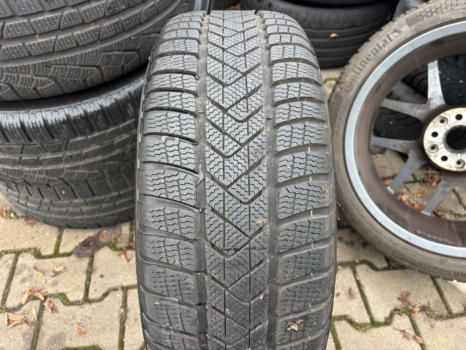 Opona zimowa Pirelli WINTER SOTTOZERO 3 225/45R18 98H FR 2024R 7.7mm