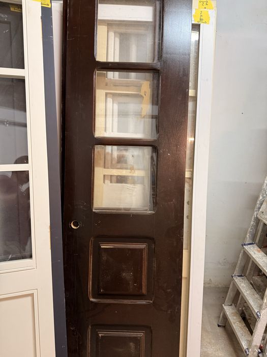 Vendo portas de varias medidas em madeira