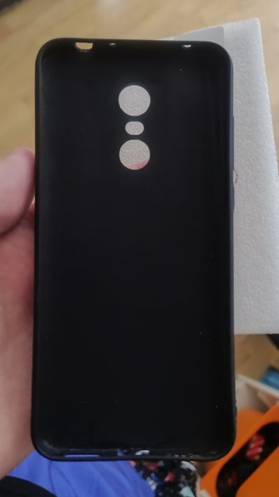 Продам чехол на Xiaomi redmi 5 plus