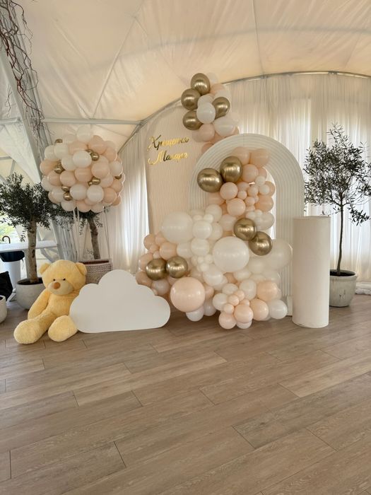 Гелеві та повітряні кульки, оформлення фотозон, коробки - сюрпризи