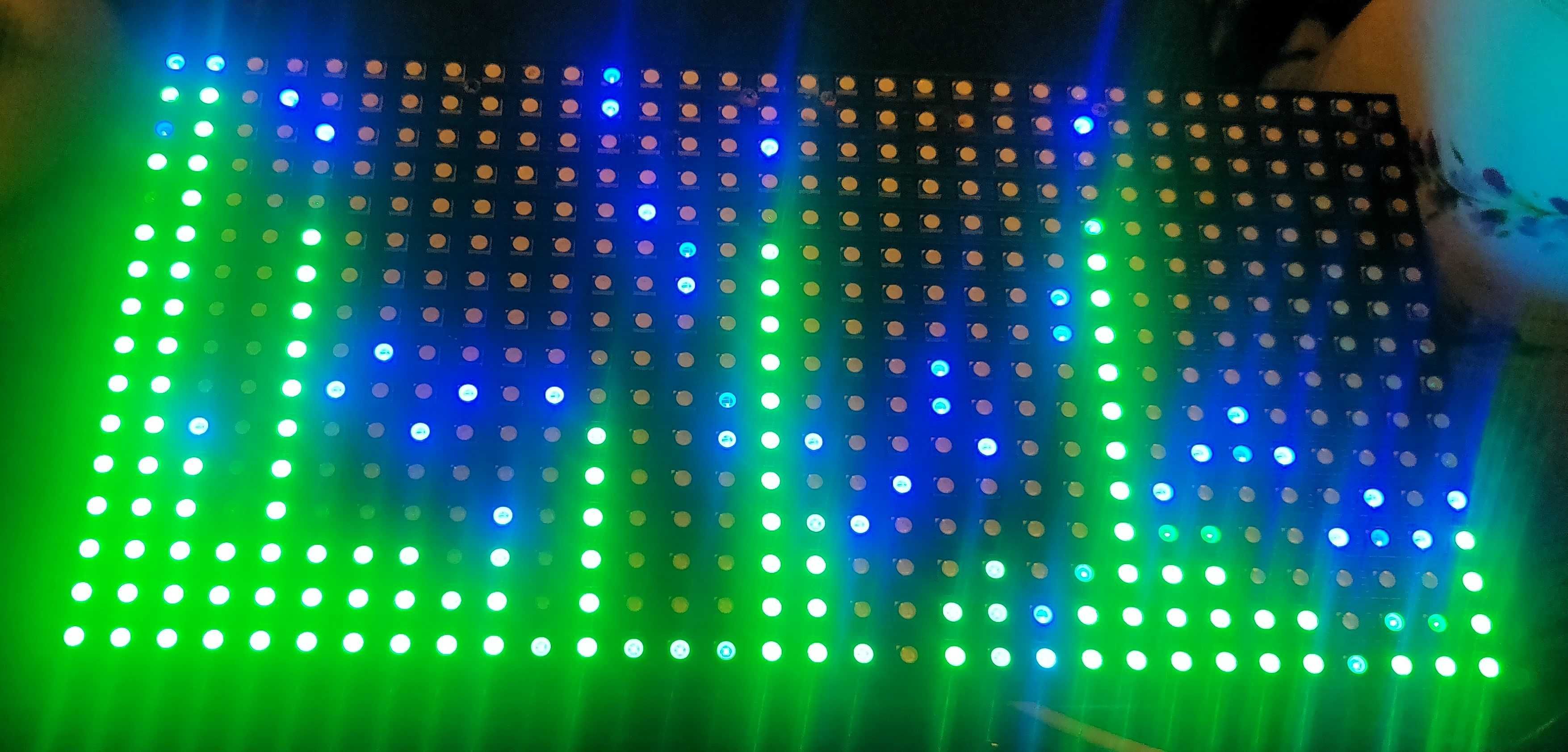 Display LEDs RGB de Espectro Musical Controlado por Som