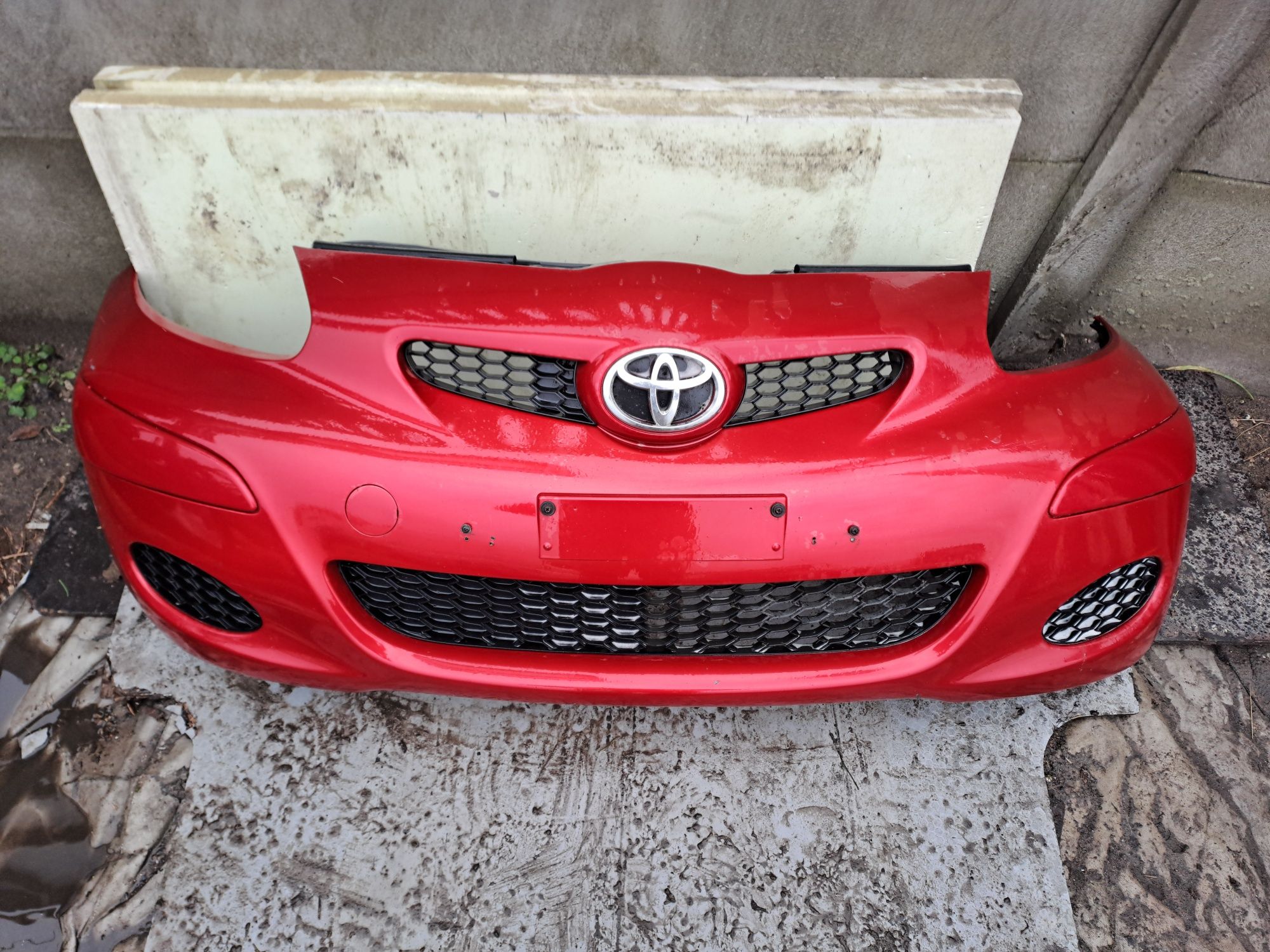 Zderzak przód przedni Toyota Aygo I 05-