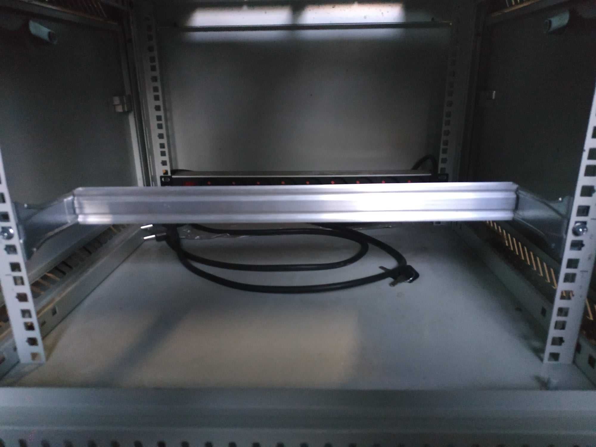Szyna montażowa DIN do szafy RACK 19" 1U 2U aluminiowa