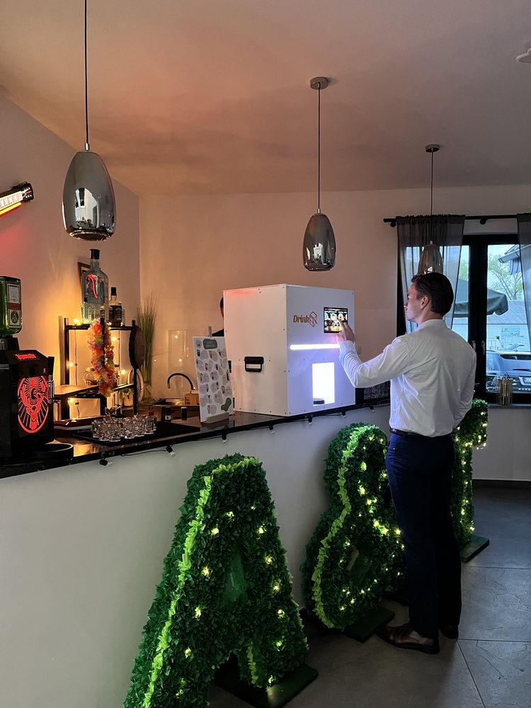 Automatyczny barman, mobilny bar, Drinkbox, Barmix, Jagermeister