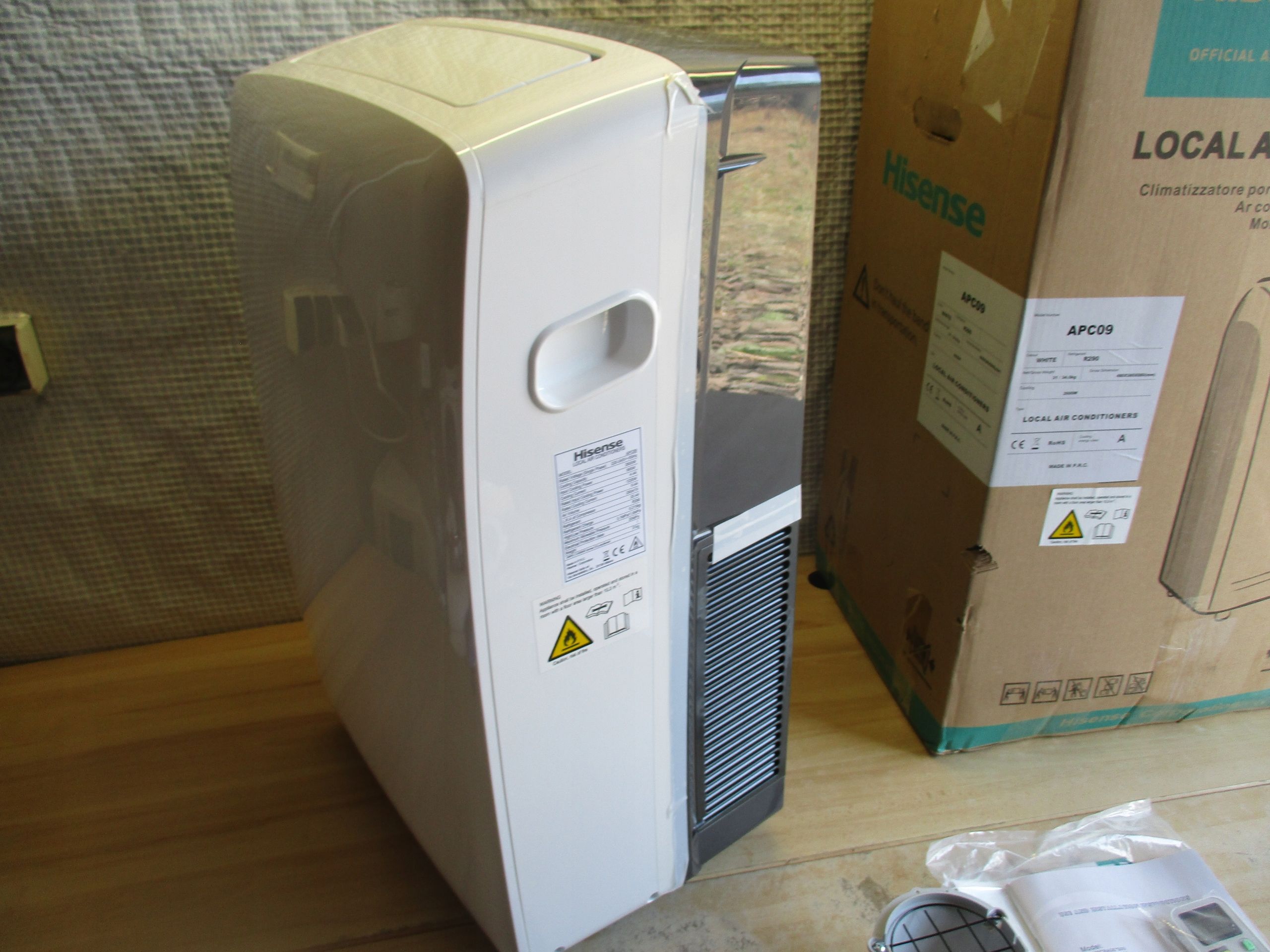 Klimatyzator przenośny Gorenje Apc09/64 dB Biały
