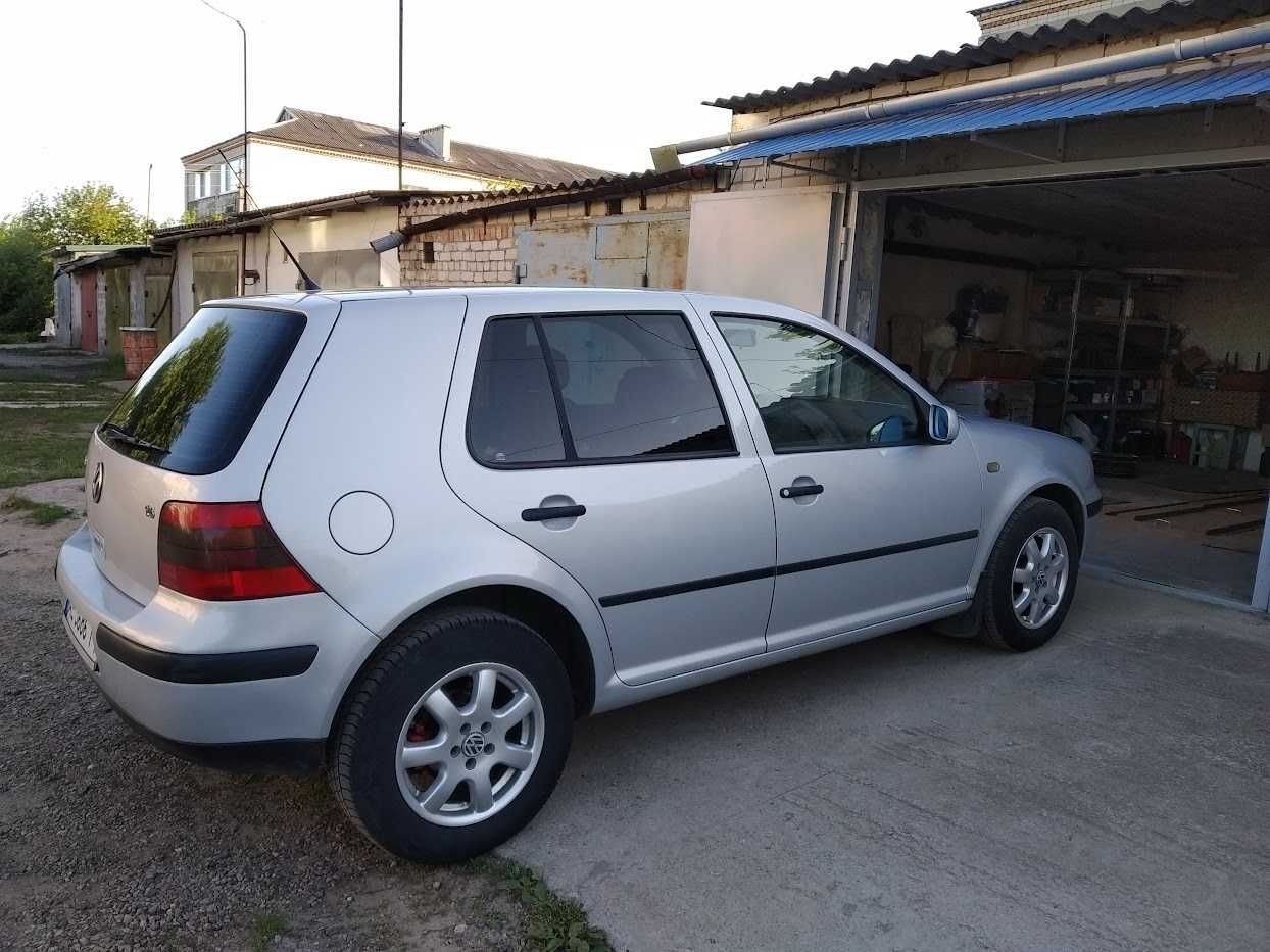 Volkswagen Golf 4 1.6 газ/бензин