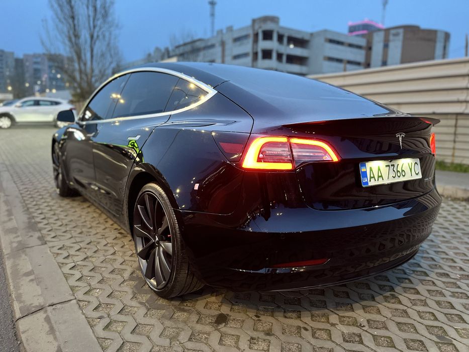 Tesla Model 3 Performance