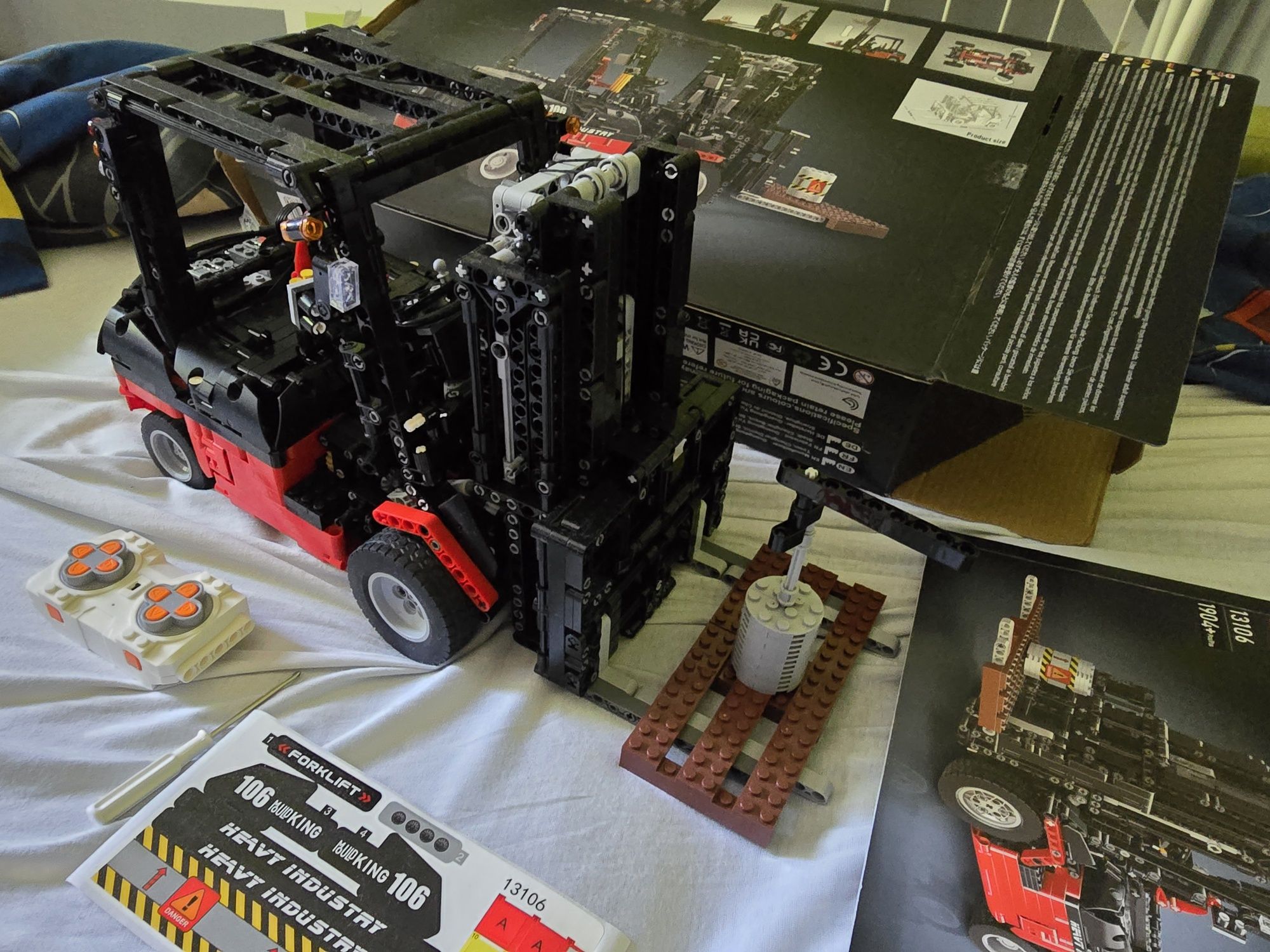 Mould King Technic wózek widłowy widlak jak Lego 13106 Forklift