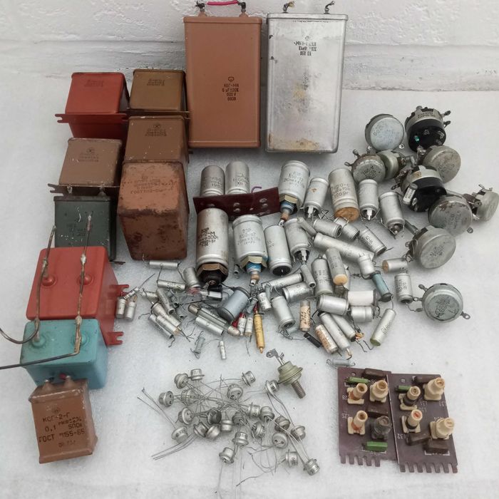 Цена 300грн до 1.5 кг!! Радиодетали времён СССР-конденсаторы/резисторы