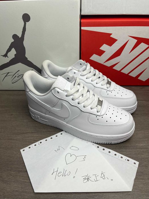 White leather Nike sneakers, size 39