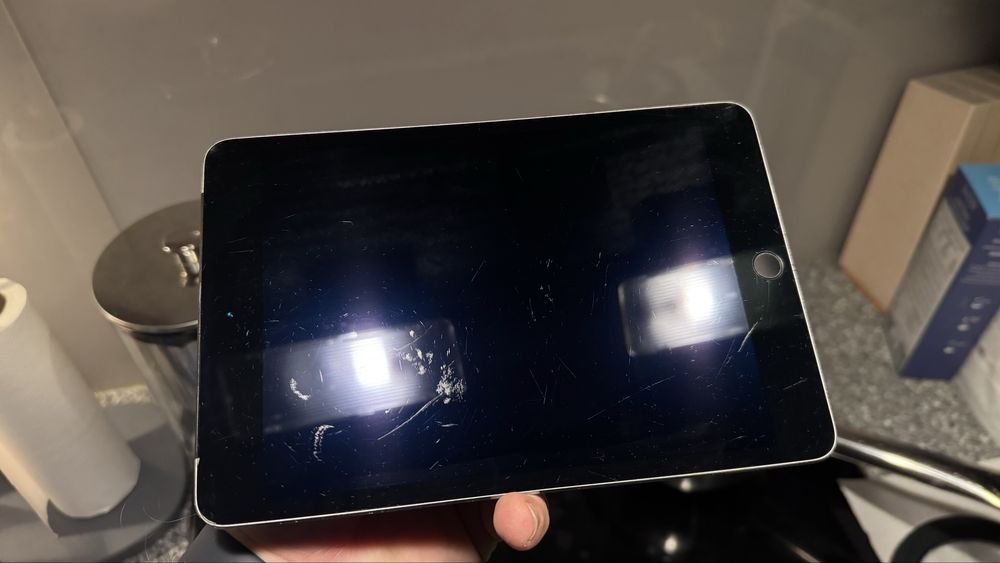 Ipad mini 4gen LTE cellular 128gb