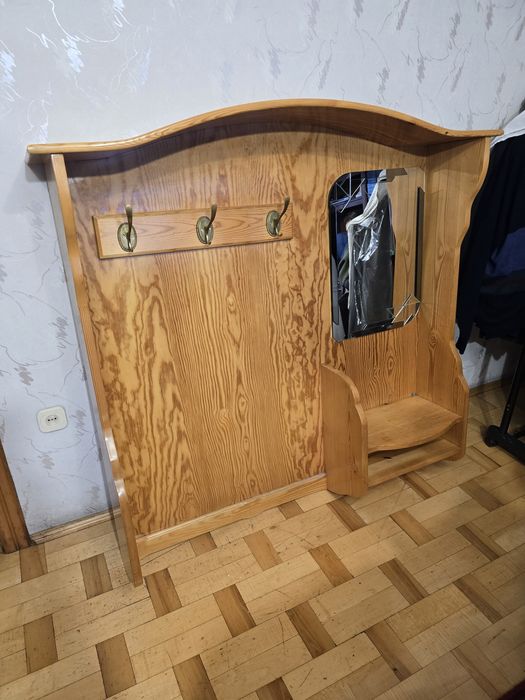 Solidna drewniana Garderoba 134x133cm. Drewno wieszaki lustro