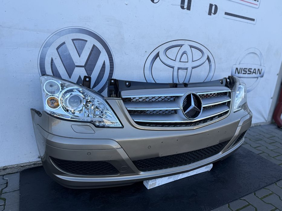 Бампер передній решітка( фара )Віано 639 Vito Viano W639 рестайл шрот