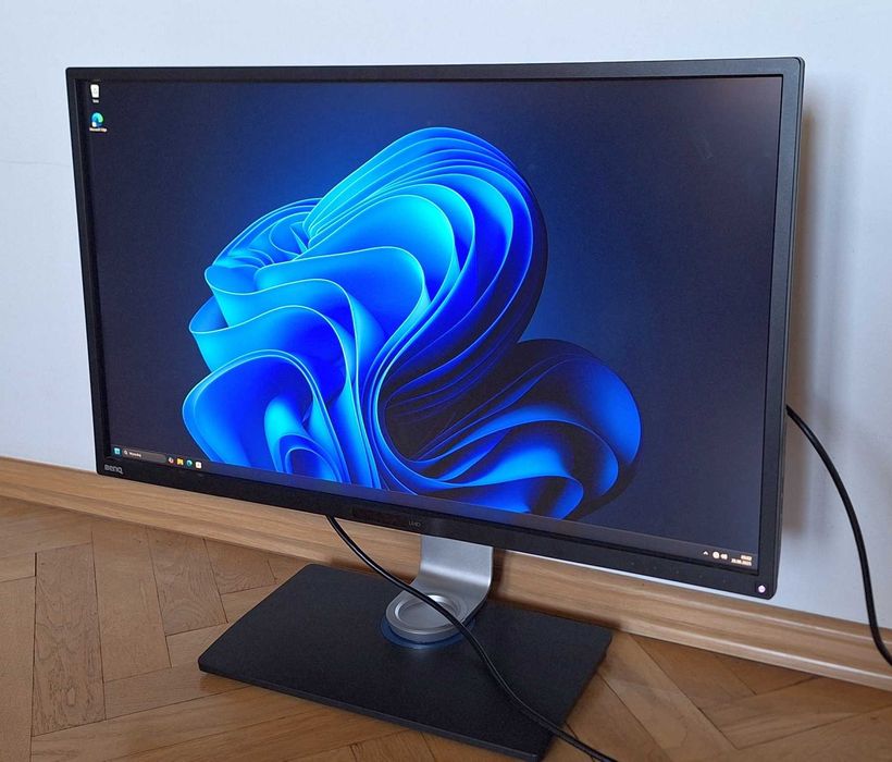 Profesjonalny monitor 32" rozdzielczość 4k 3840x2160 IPS