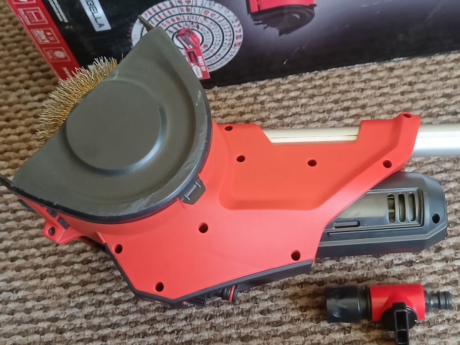 Akumulatorowe urządzenie do czyszczenia tarasów EINHELL Pikobella Solo