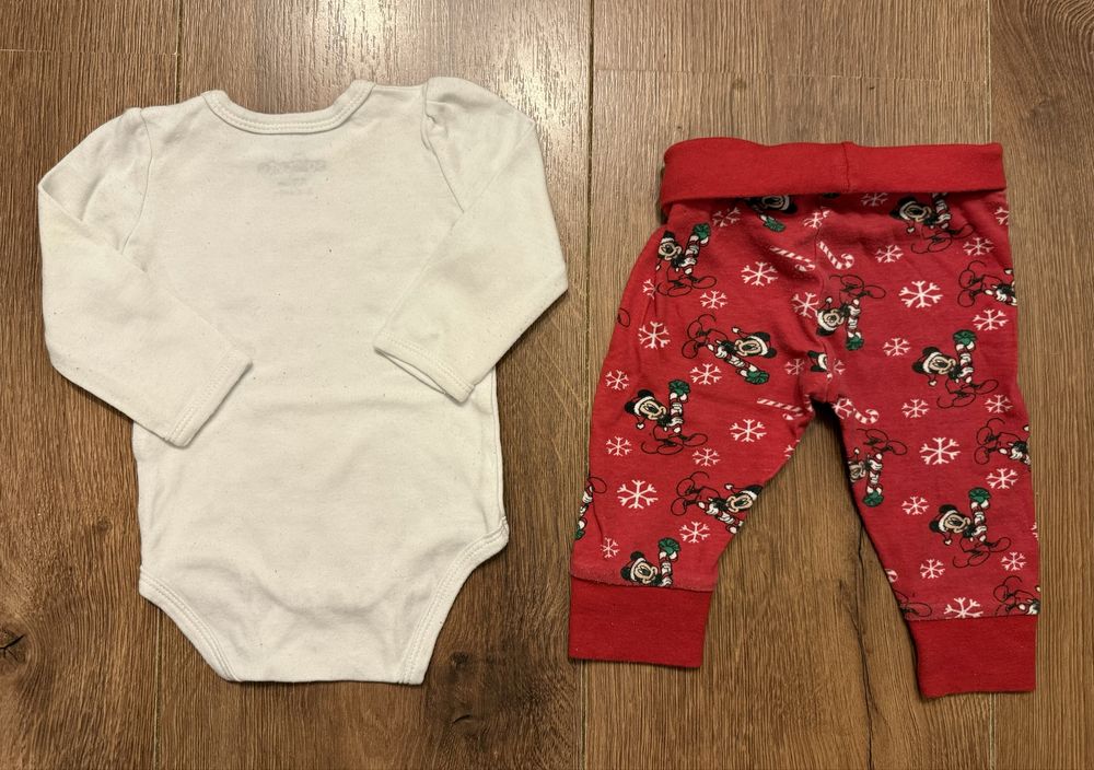 Zestaw świąteczny r. 68, body renifer i czerwone spodnie Disney