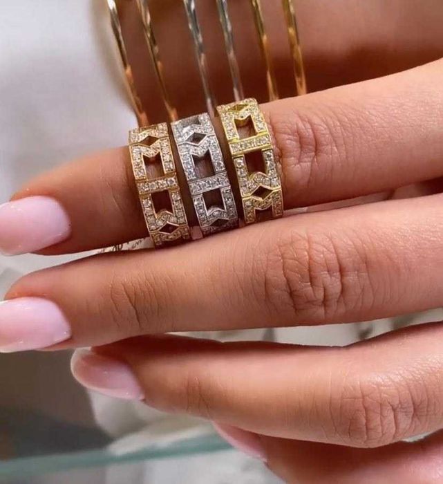 Obrączka z diamentami z kolekcji MYSTERY