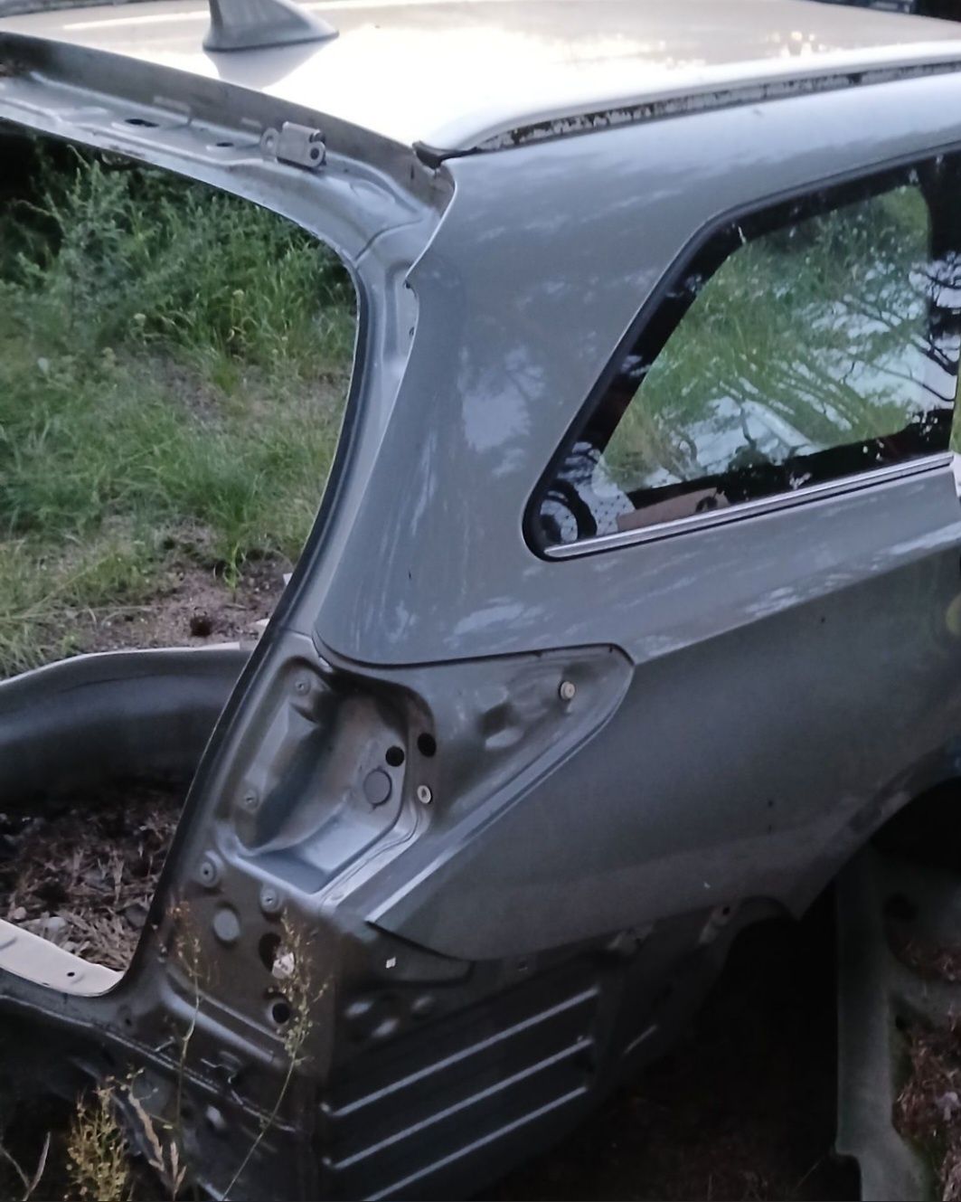 Toyota Auris II kombiI 12-18 Ćwiartka prawa tylna.